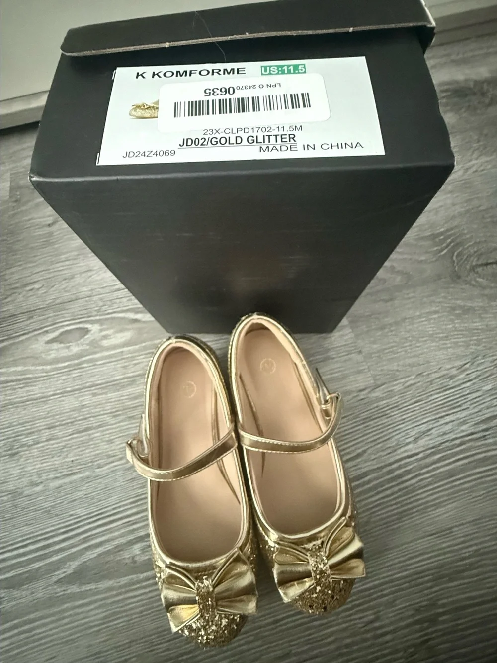 Girls Metallic Gold Mary Jane Dress Shoes with Sparkle Bow